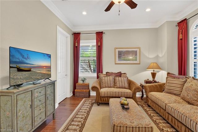 7352 Lantana WAY, Naples, FL 34119