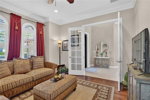 7352 Lantana WAY, Naples, FL 34119