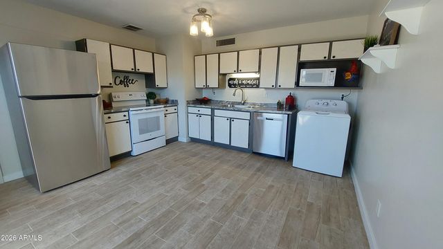 3418 W Mandalay Lane, Phoenix, AZ 85053