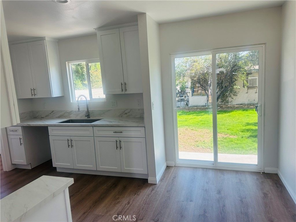 Image 8 of property listing at 15411 Rosemary Drive, Fontana, CA 92335