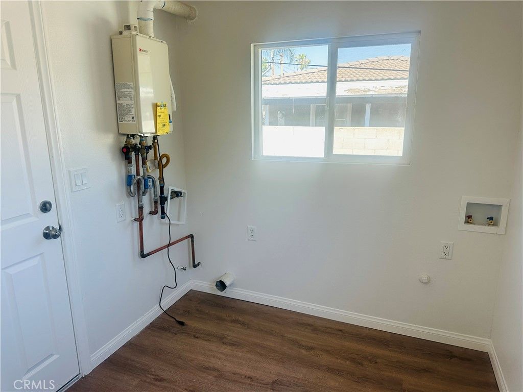 Image 9 of property listing at 15411 Rosemary Drive, Fontana, CA 92335