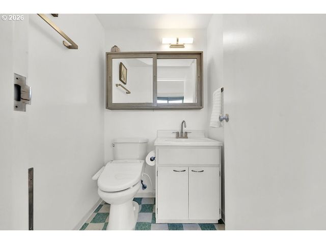 1313 LINCOLN St 508, Eugene, OR 97401