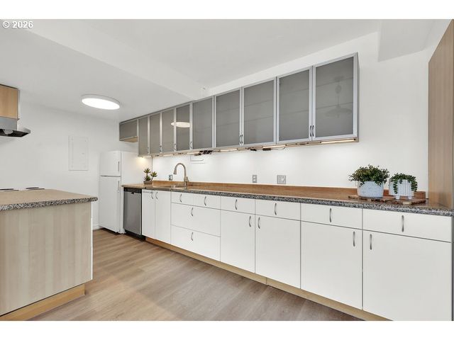 1313 LINCOLN St 508, Eugene, OR 97401