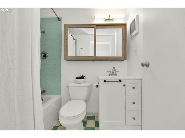 1313 LINCOLN St 508, Eugene, OR 97401