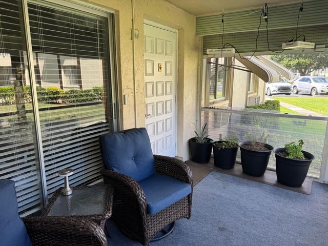 5817 La Pinata Boulevard B-1, Greenacres, FL 33463