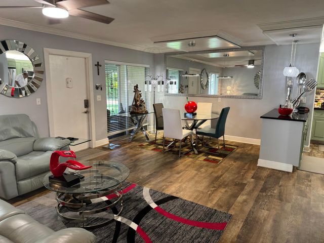 5817 La Pinata Boulevard B-1, Greenacres, FL 33463