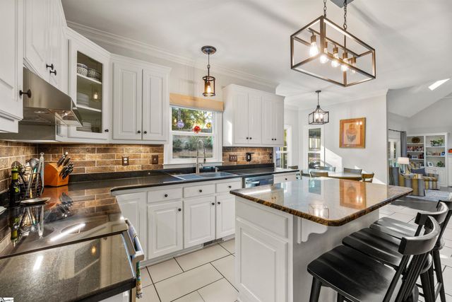 7 Crosswinds Way, Greer, SC 29650