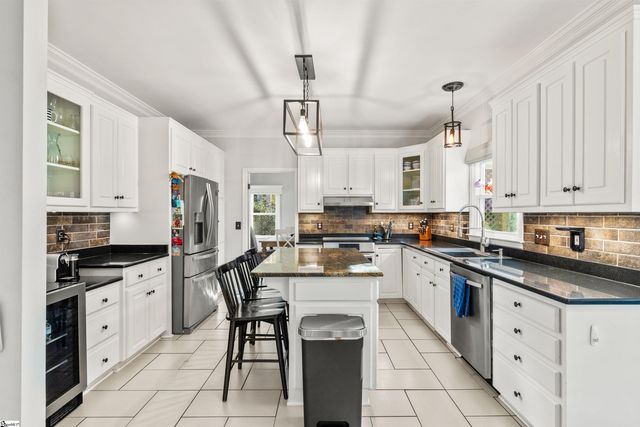 7 Crosswinds Way, Greer, SC 29650