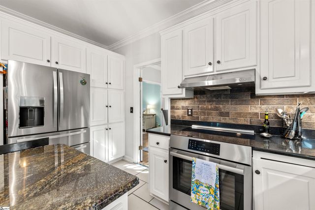 7 Crosswinds Way, Greer, SC 29650