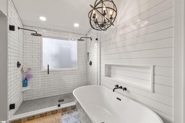 7 Crosswinds Way, Greer, SC 29650