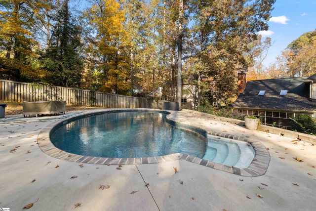 7 Crosswinds Way, Greer, SC 29650