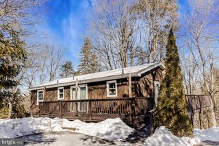 110 TOWER CIR, Berkeley Springs, WV 25411