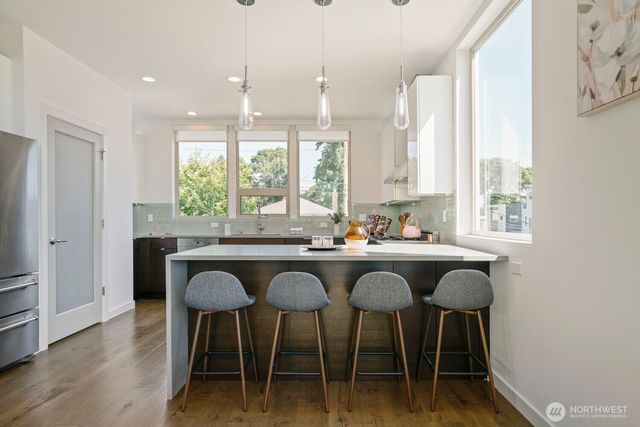 2337 W Plymouth Street, Seattle, WA 98199