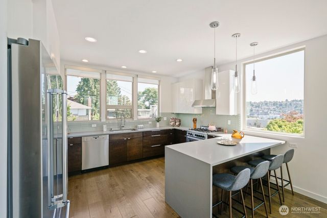 2337 W Plymouth Street, Seattle, WA 98199