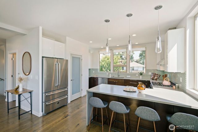 2337 W Plymouth Street, Seattle, WA 98199
