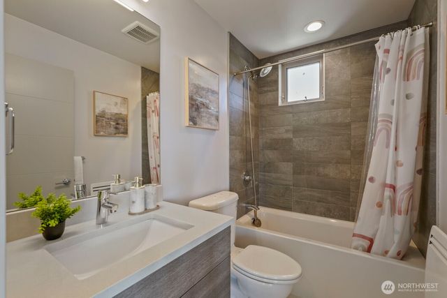 2337 W Plymouth Street, Seattle, WA 98199