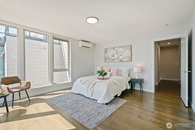 2337 W Plymouth Street, Seattle, WA 98199