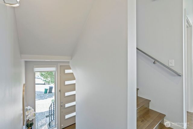 2337 W Plymouth Street, Seattle, WA 98199