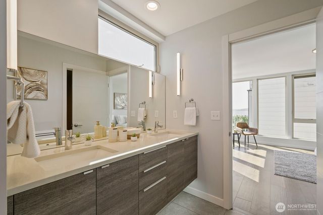 2337 W Plymouth Street, Seattle, WA 98199
