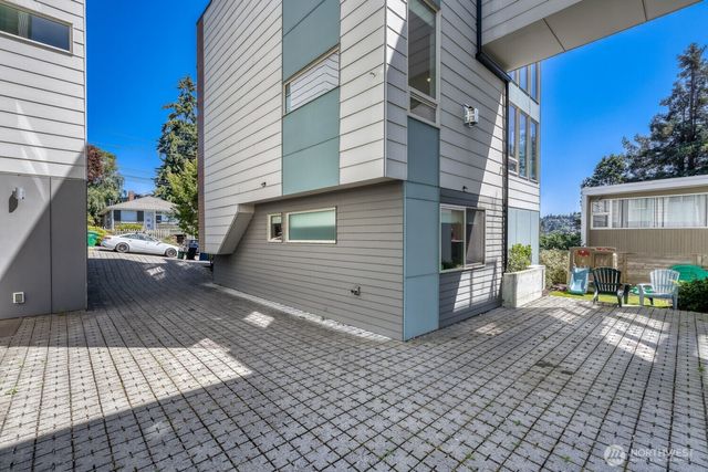 2337 W Plymouth Street, Seattle, WA 98199