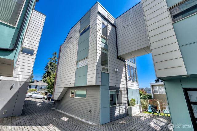 2337 W Plymouth Street, Seattle, WA 98199