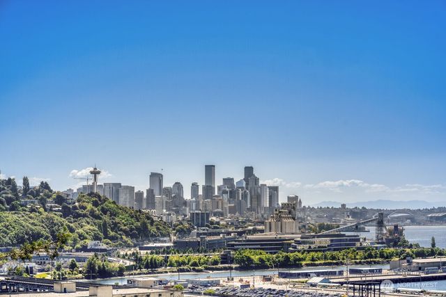 2337 W Plymouth Street, Seattle, WA 98199