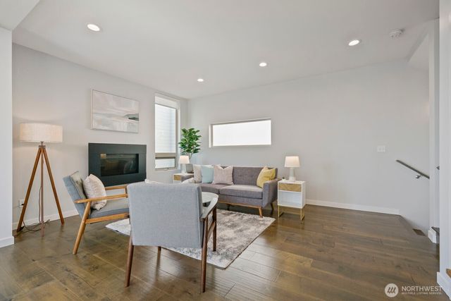 2337 W Plymouth Street, Seattle, WA 98199