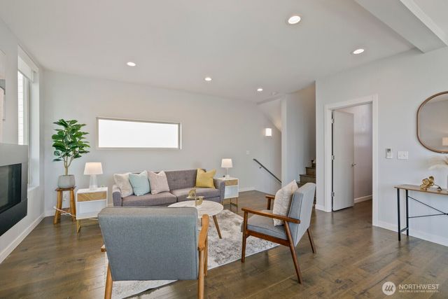 2337 W Plymouth Street, Seattle, WA 98199