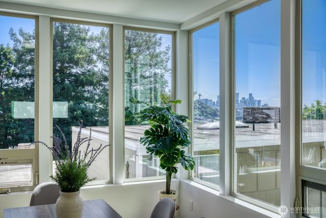 2337 W Plymouth Street, Seattle, WA 98199
