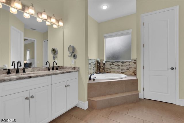 11620 Spoonbill LN, Fort Myers, FL 33913