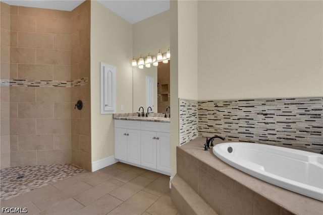 11620 Spoonbill LN, Fort Myers, FL 33913