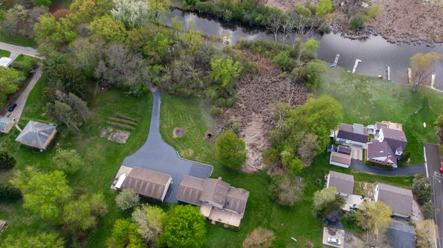 36851 N Kerwin Lane, Ingleside, IL 60041