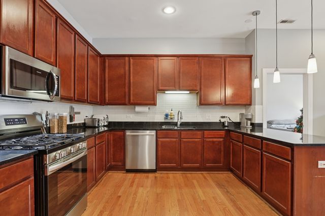 6425 W Touhy Avenue 2B, Chicago, IL 60646