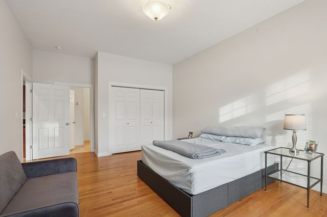 6425 W Touhy Avenue 2B, Chicago, IL 60646