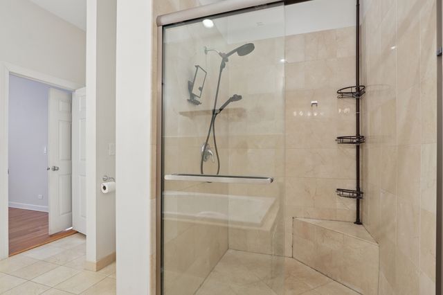 6425 W Touhy Avenue 2B, Chicago, IL 60646