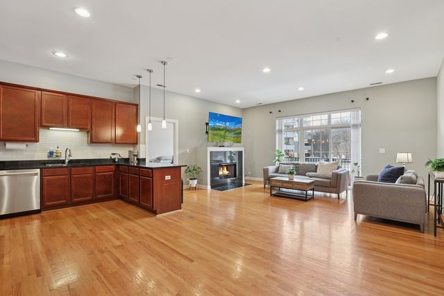 6425 W Touhy Avenue 2B, Chicago, IL 60646