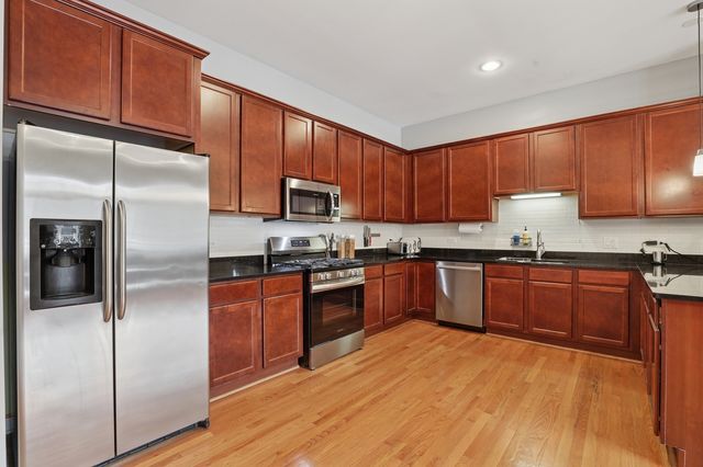 6425 W Touhy Avenue 2B, Chicago, IL 60646