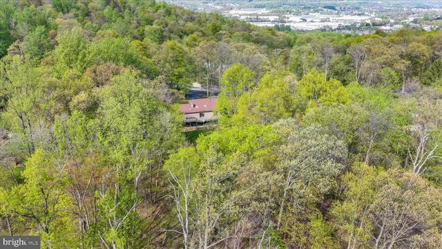 723 RIDGE RD, Lewisberry, PA 17339