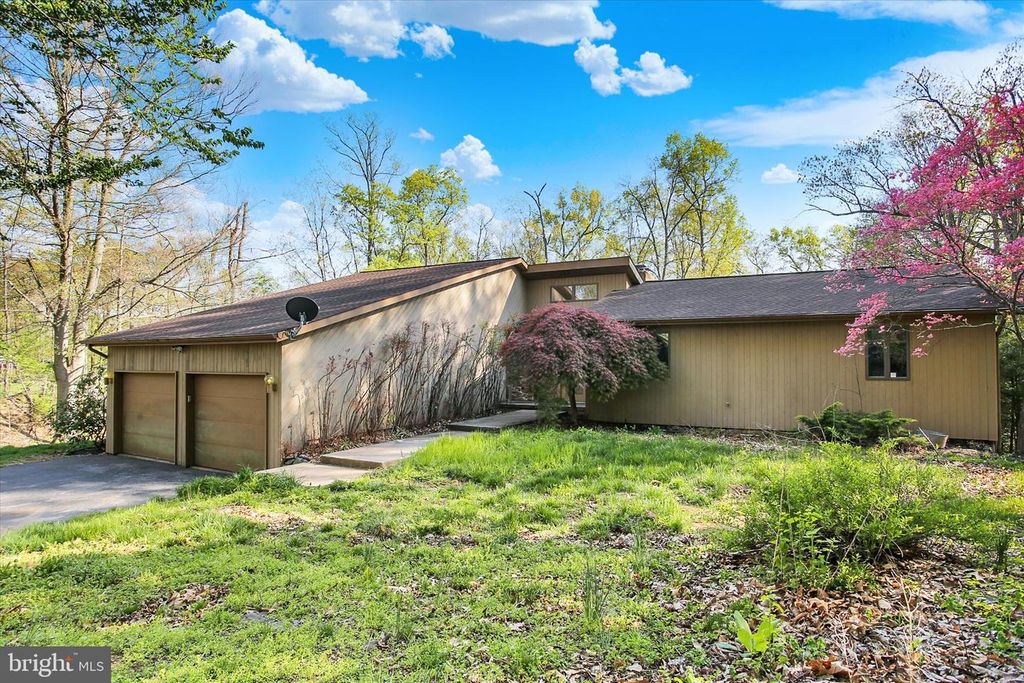 723 RIDGE RD, Lewisberry, PA 17339