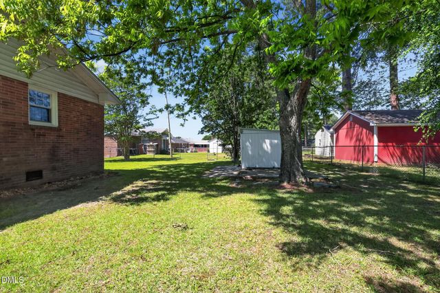 502 Crestview Avenue SW, Wilson, NC 27893