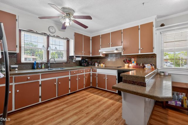 502 Crestview Avenue SW, Wilson, NC 27893