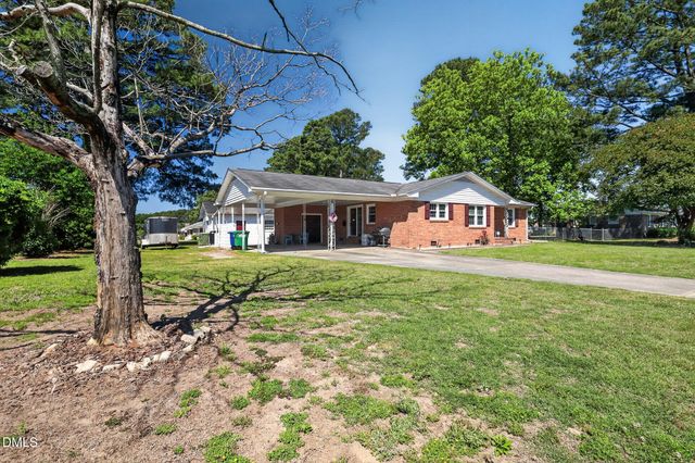 502 Crestview Avenue SW, Wilson, NC 27893