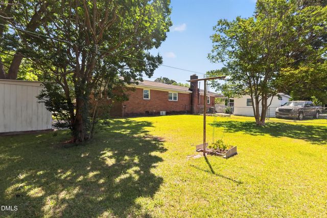 502 Crestview Avenue SW, Wilson, NC 27893