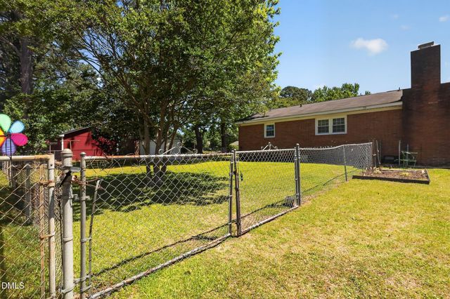 502 Crestview Avenue SW, Wilson, NC 27893
