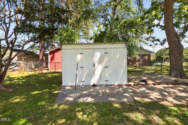 502 Crestview Avenue SW, Wilson, NC 27893