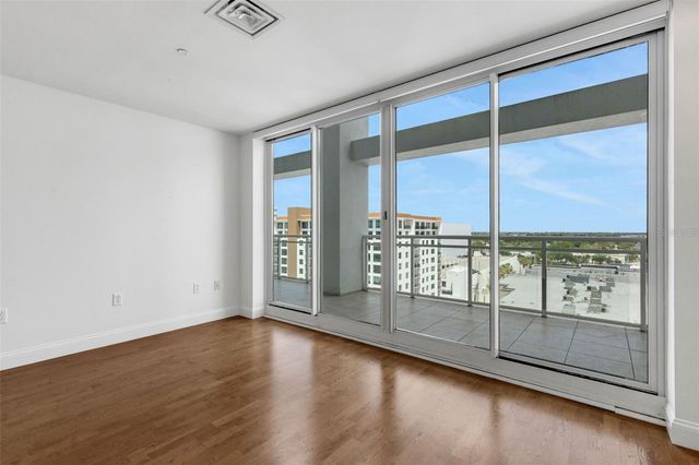 1990 MAIN STREET 4, Sarasota, FL 34236