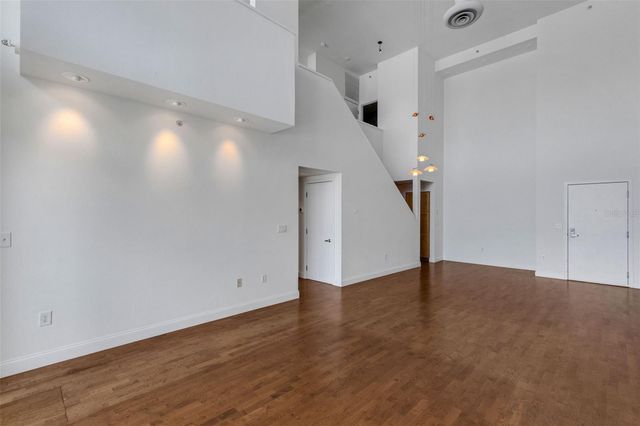 1990 MAIN STREET 4, Sarasota, FL 34236