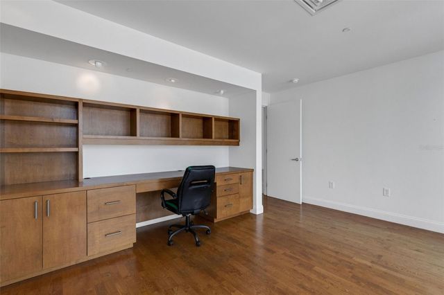 1990 MAIN STREET 4, Sarasota, FL 34236