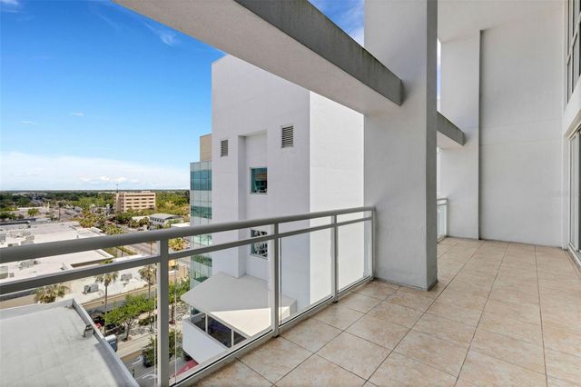 1990 MAIN STREET 4, Sarasota, FL 34236