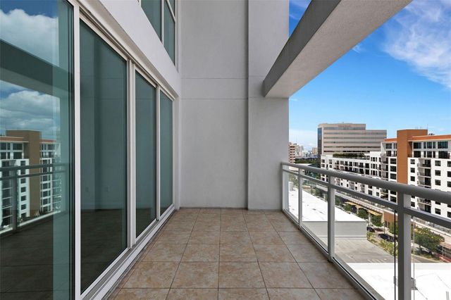 1990 MAIN STREET 4, Sarasota, FL 34236